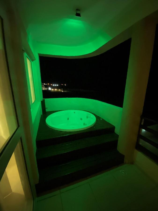 Beachfront Apt & Jacuzzi Taíba Extérieur photo