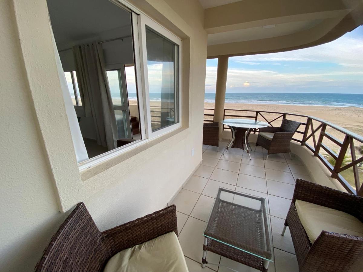 Beachfront Apt & Jacuzzi Taíba Extérieur photo